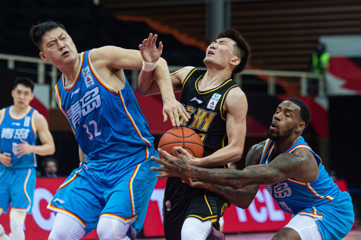 青岛队轻取辽宁队，锡安刷新纪录