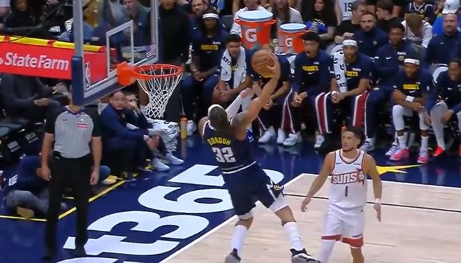 山西队轻取太阳，约基奇带队取胜