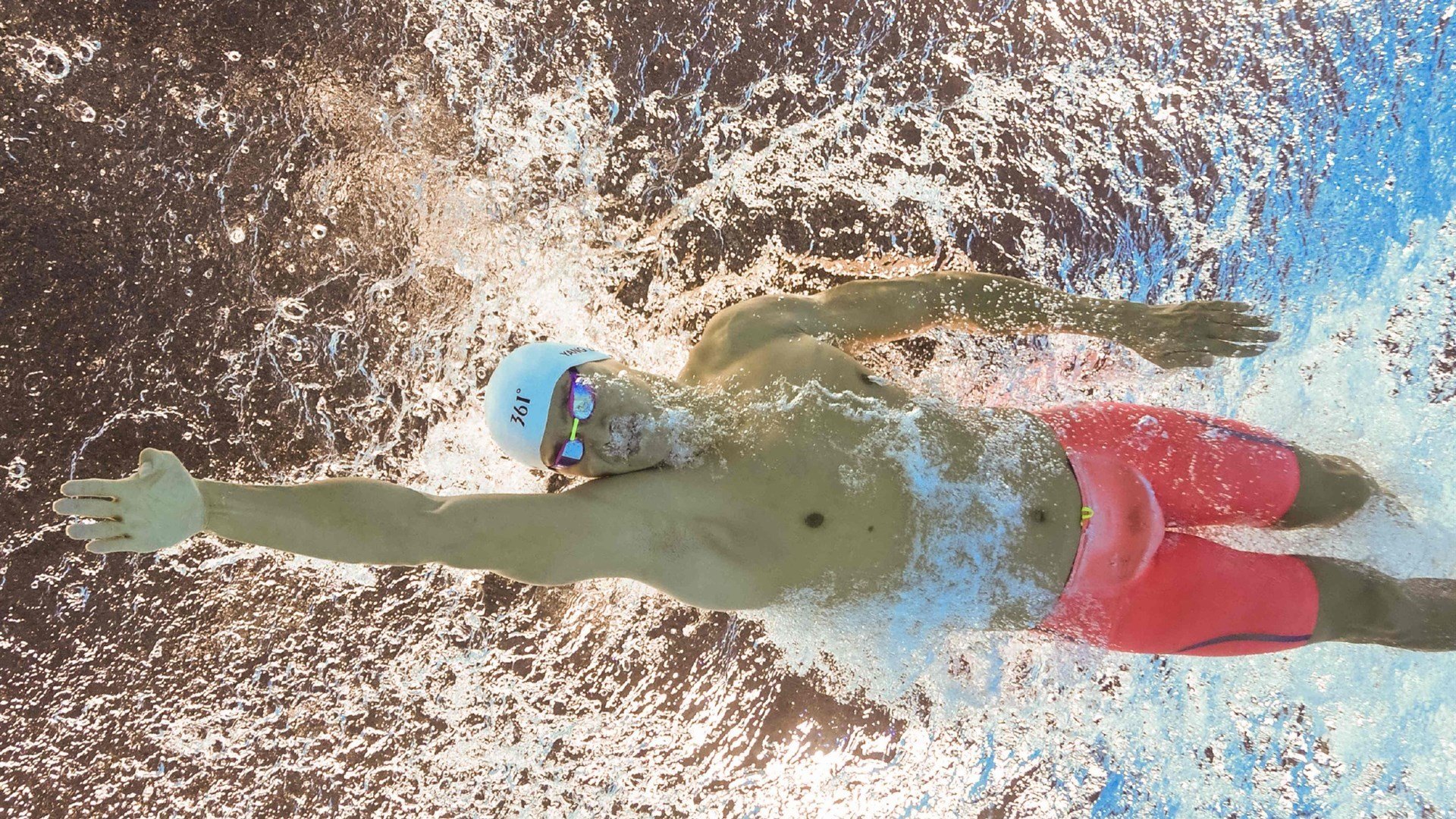 西甲国家德比之夜，爱德华兹带动全队节奏，谱写战术新篇章