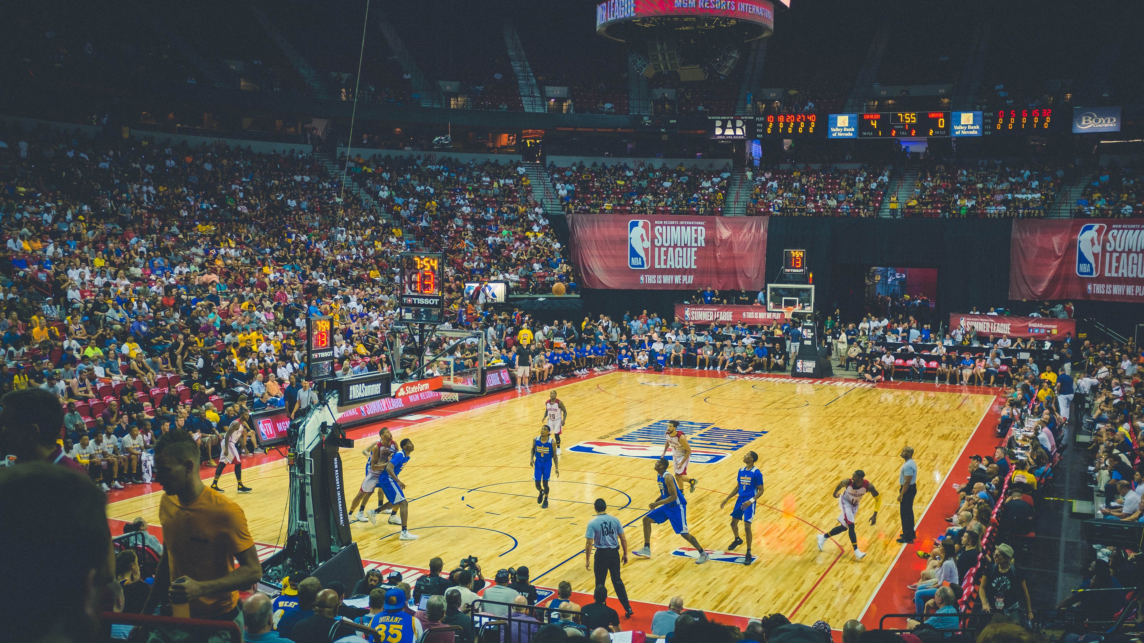 猛龙对阵北京队，爱德华兹进攻端无人可挡，篮球进化论的残酷注脚