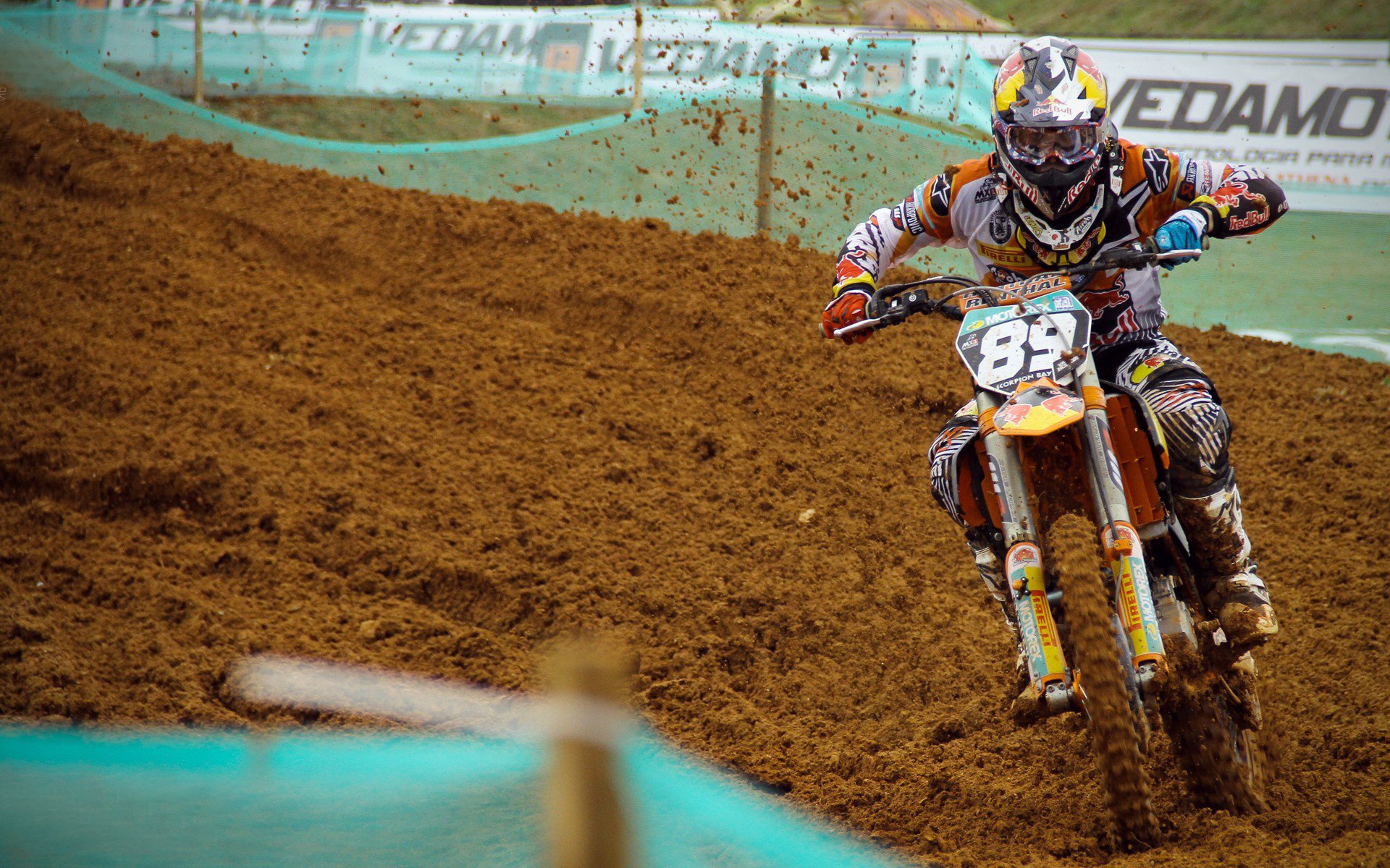 奥运周期关键战焦点战，比利亚雷亚尔力克阿尔及利亚，一场足球背后的文明对话